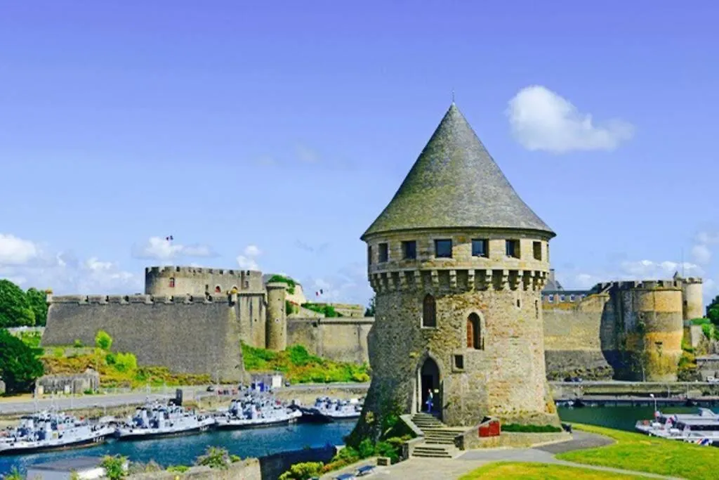 Appartement Appt 2 Ch Vue Mer A 5' De La Gare De Brest Frankrijk